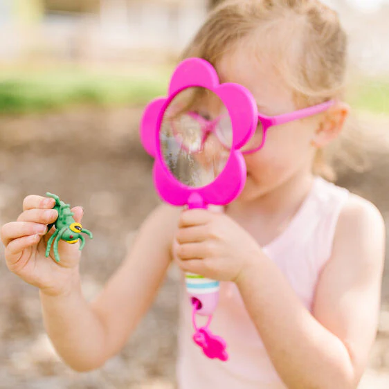 Pretty Petals Magnifier - Image 4